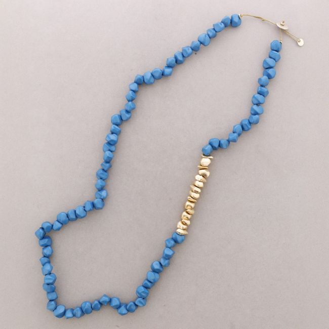 COLLAR LARGO CUENTAS RESINA METAL