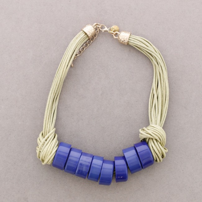 NECKLACE WITH BEADS AND CORDS
