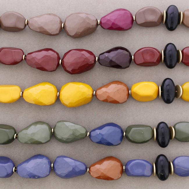 RESIN BEAD CHOKER