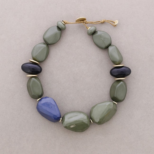 RESIN BEAD CHOKER