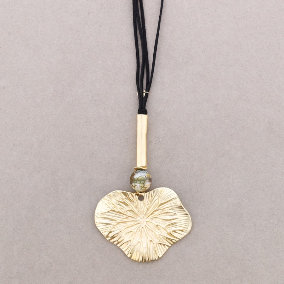 LONG METAL LEAF PENDANT NECKLACE