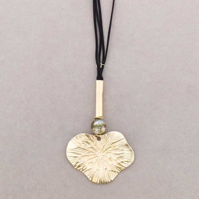 LONG METAL LEAF PENDANT NECKLACE
