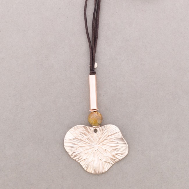 LONG METAL LEAF PENDANT NECKLACE