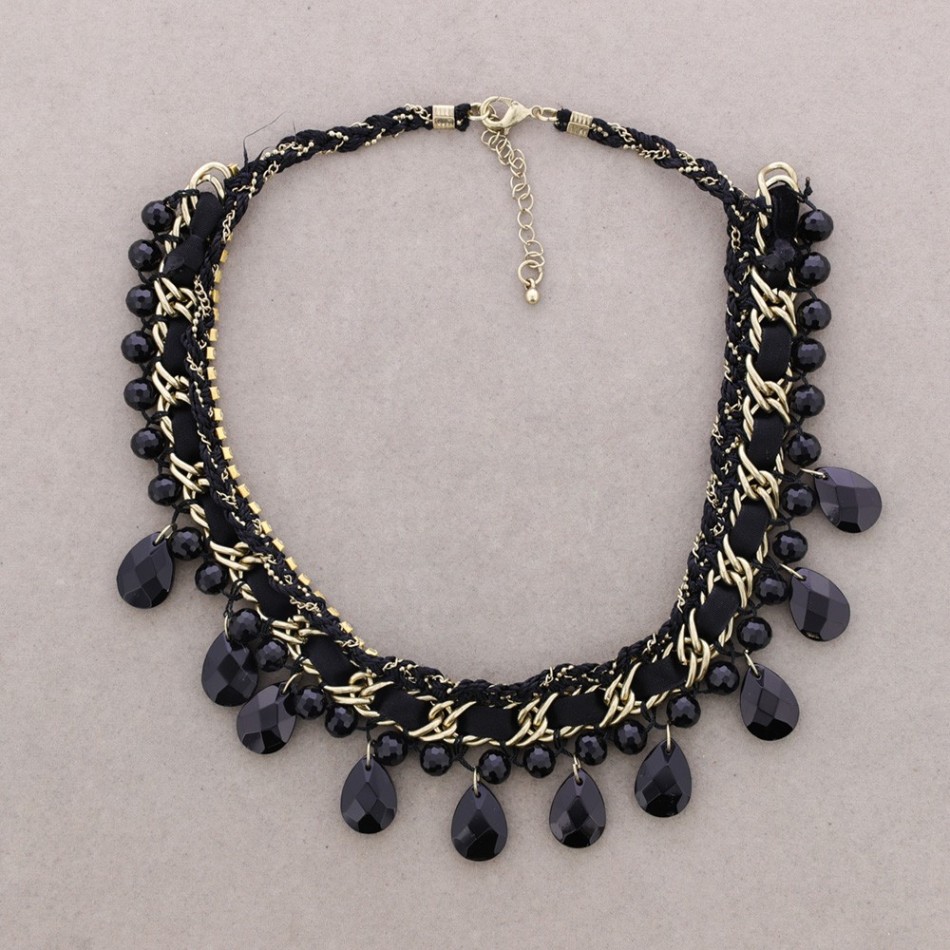 CHOKER WITH WOVEN CHAINS AND BEADS