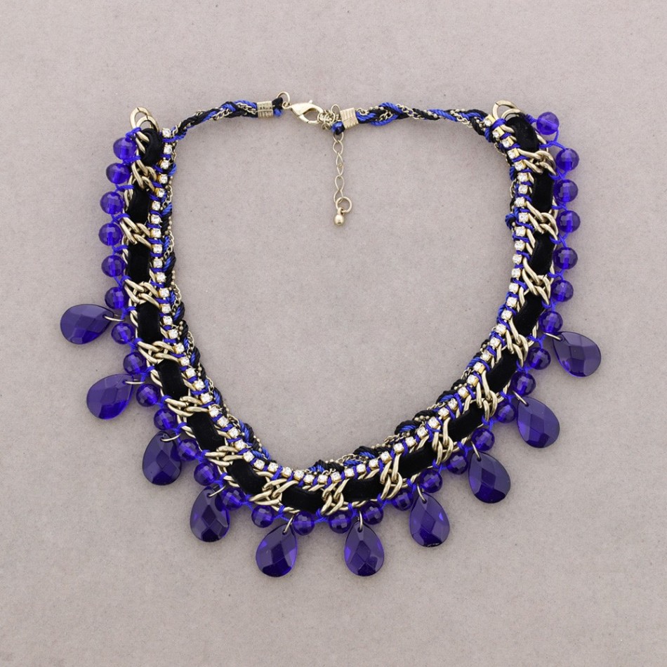 CHOKER WITH WOVEN CHAINS AND BEADS