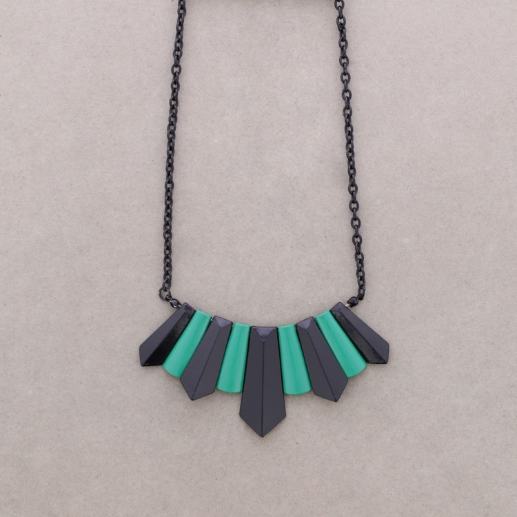 COLOURED METAL CHOKER 2