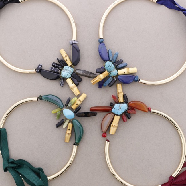 NECKLACE WITH PENDANTS AND STONES