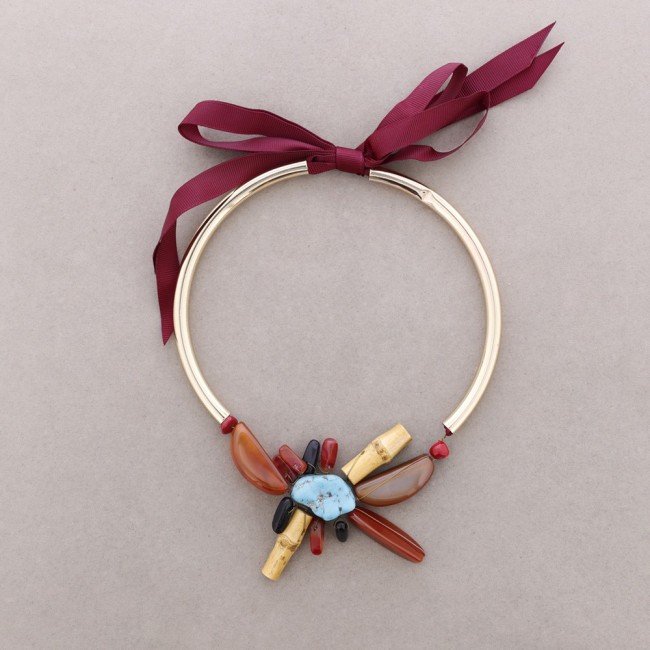 NECKLACE WITH PENDANTS AND STONES