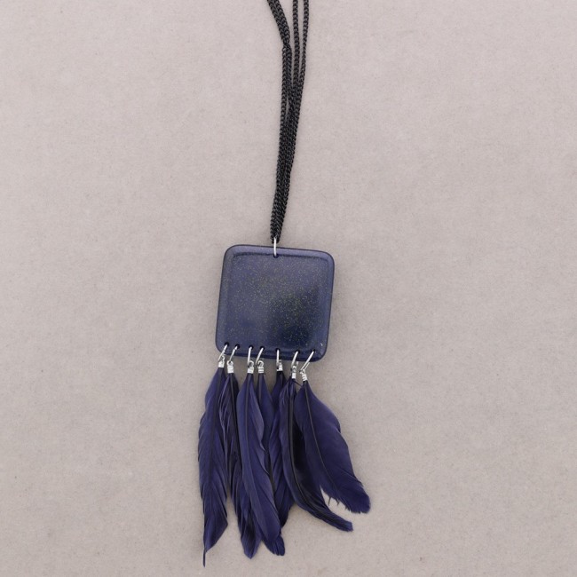 COLLAR LARGO COLG. RESINA PLUMAS