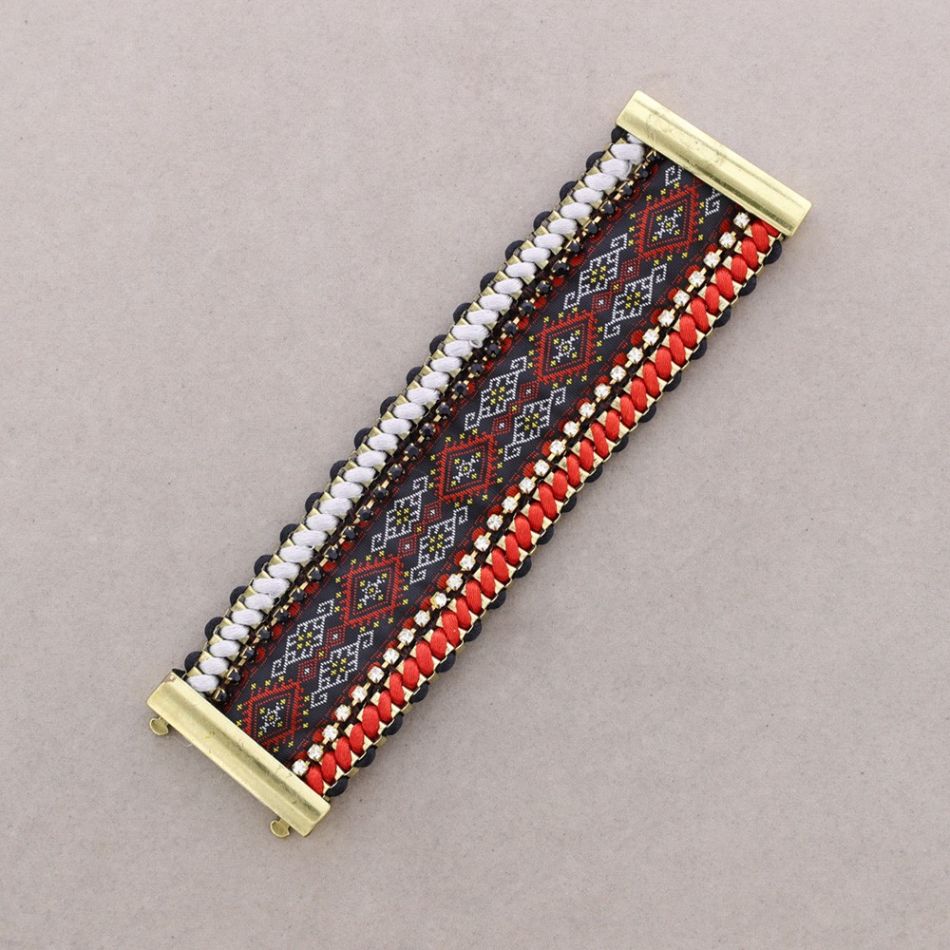 WOVEN RIBBON BRACELET WITH MAGNETIC CLOSURE