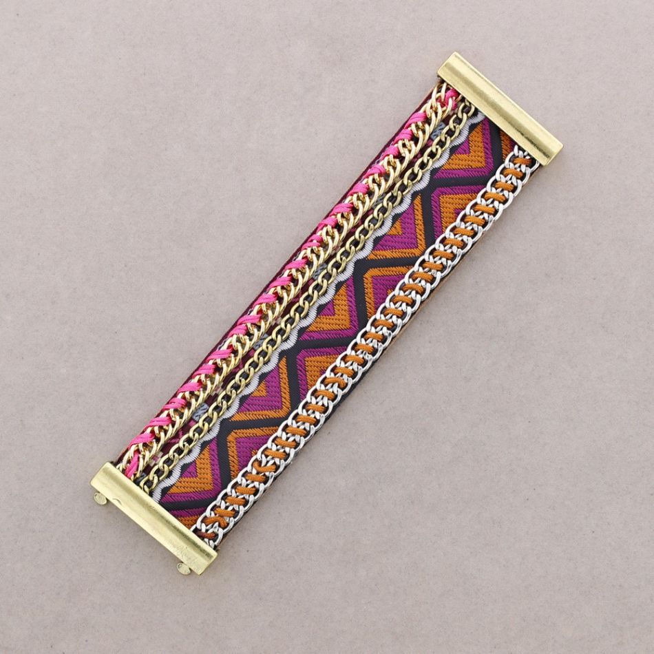 WOVEN BRACELET WITH MAGNETIC CLOSURE