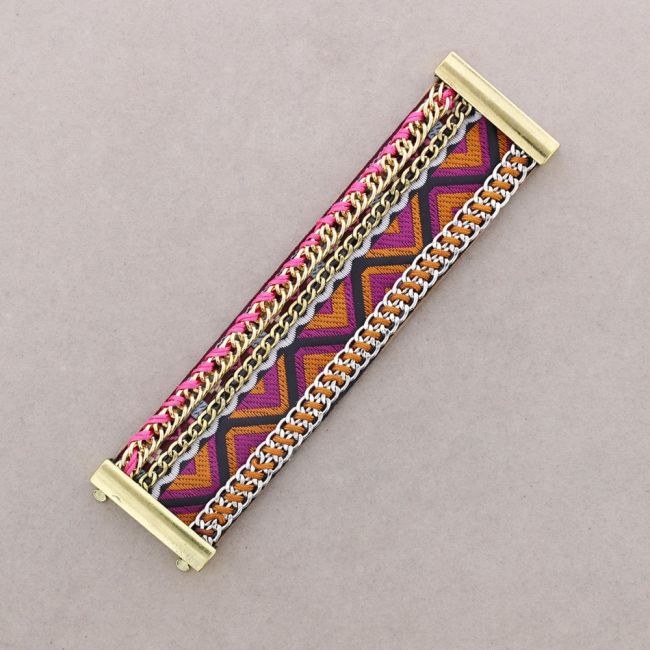 WOVEN BRACELET WITH MAGNETIC CLOSURE