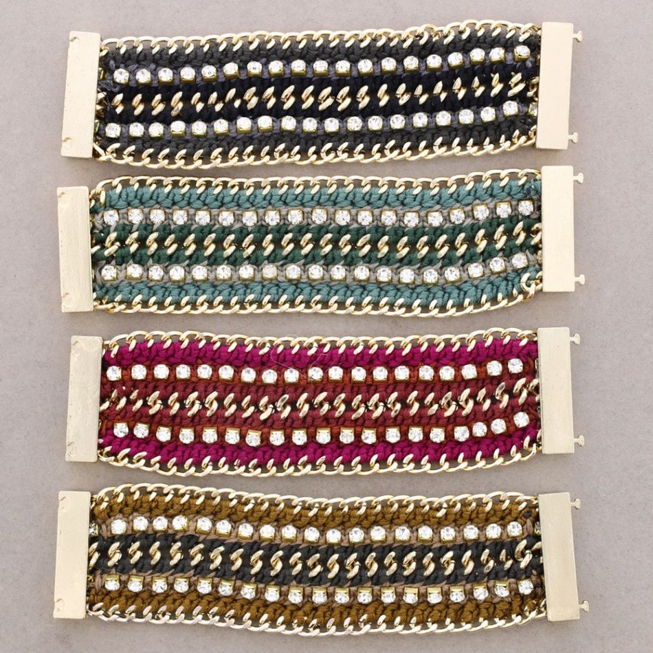 BRACELET WITH BRAIDED THREAD AND CRYSTALS