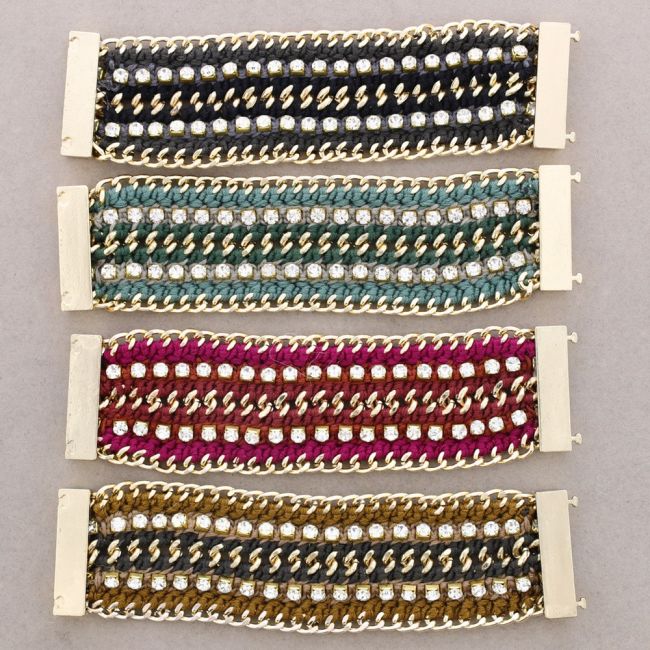 BRACELET WITH BRAIDED THREAD AND CRYSTALS
