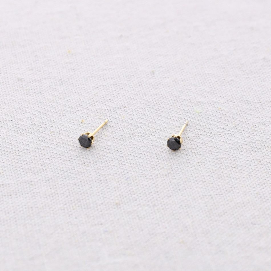 STEEL STUD EARRINGS WITH CRYSTALS