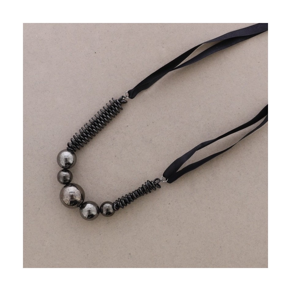 COLLAR RASO CUENTAS METAL