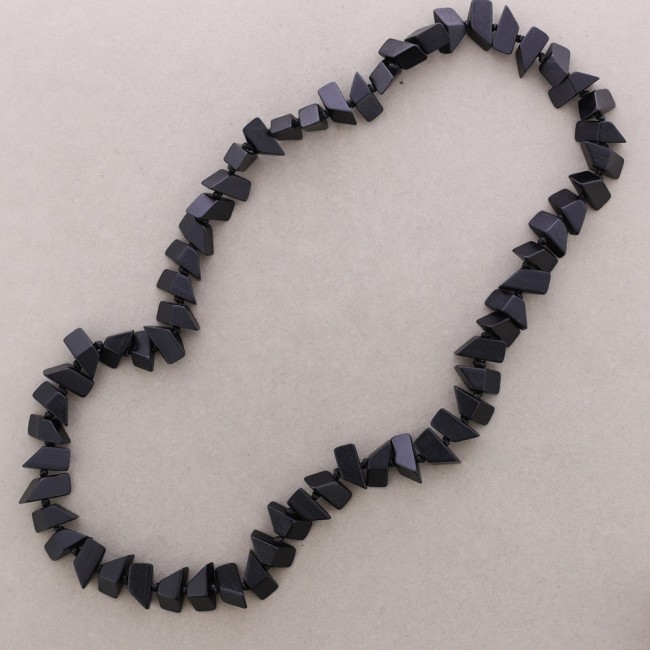 LONG NECKLACE WITH IRREGULAR WOODEN BEADS
