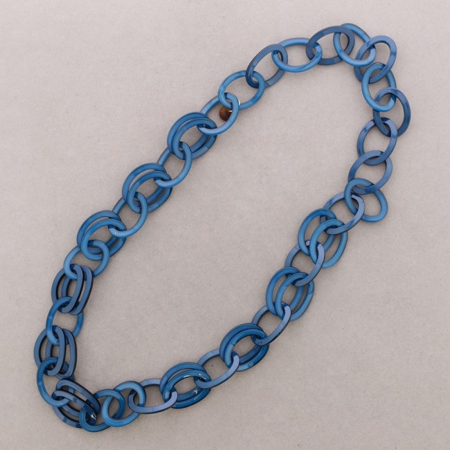 COLLAR LARGO ESLABONES RESINA