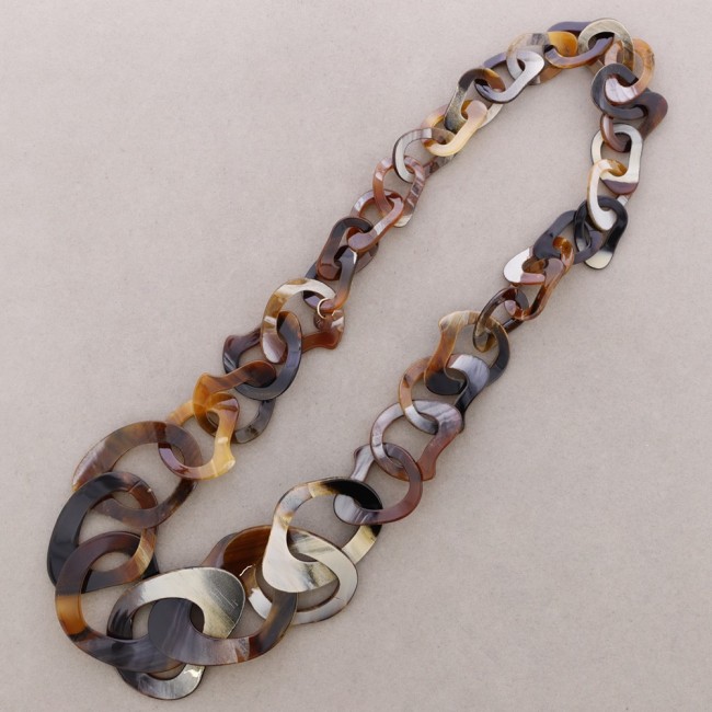 LONG RESIN LINK NECKLACE