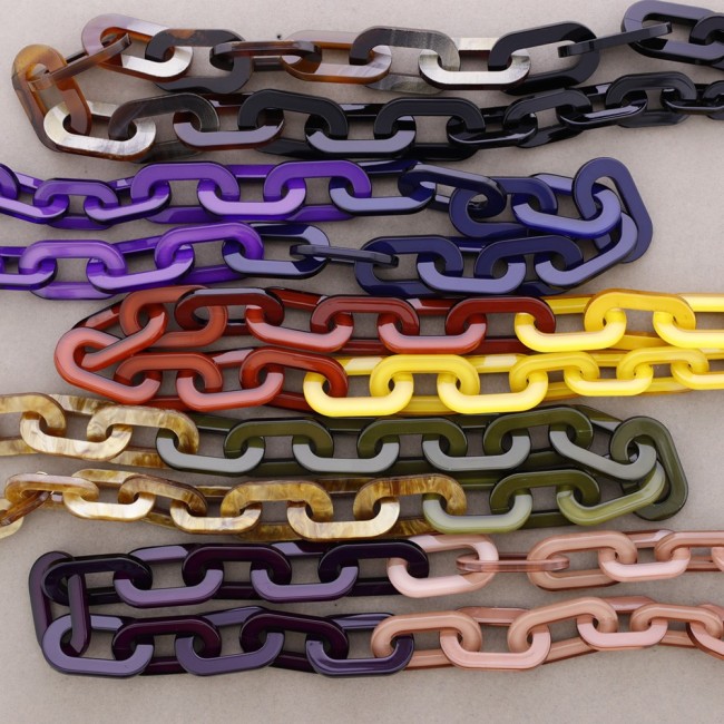 LONG TWO-TONE RESIN LINK NECKLACE