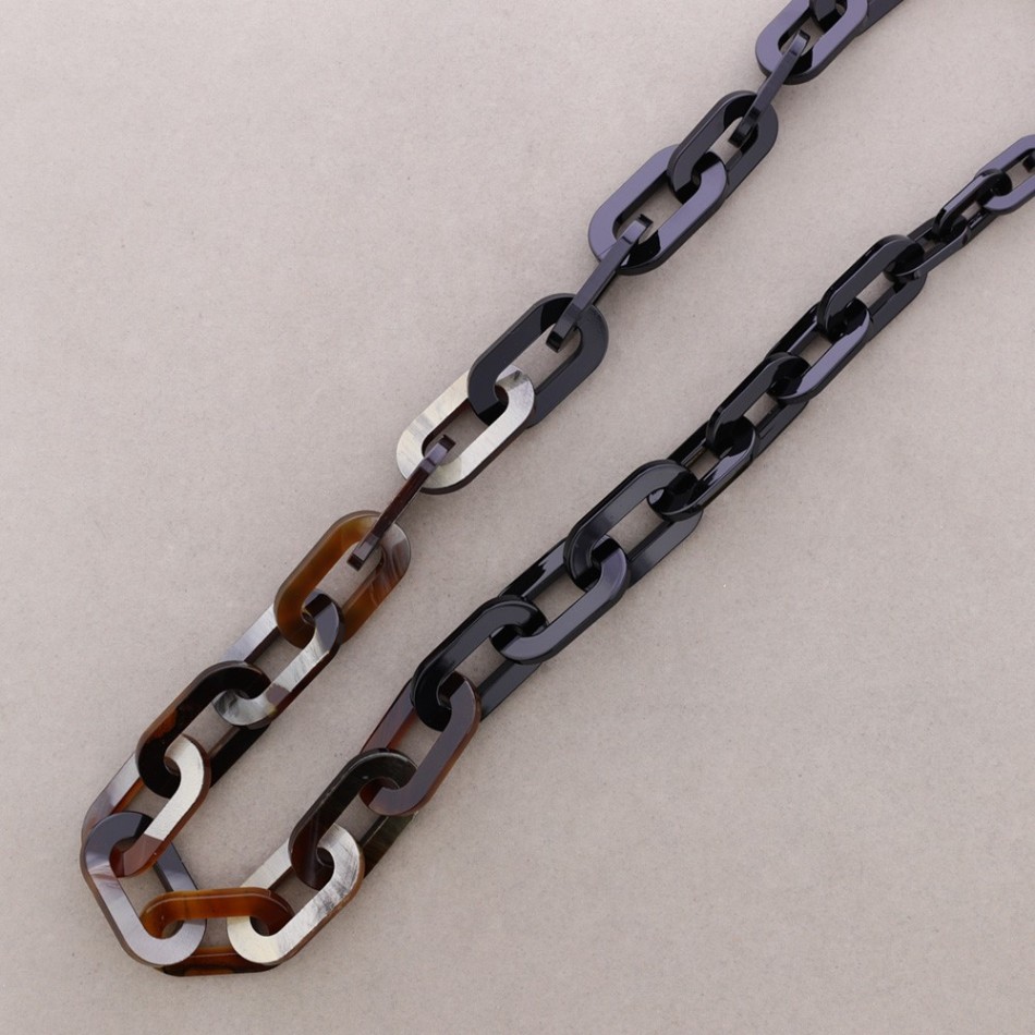 LONG TWO-TONE RESIN LINK NECKLACE