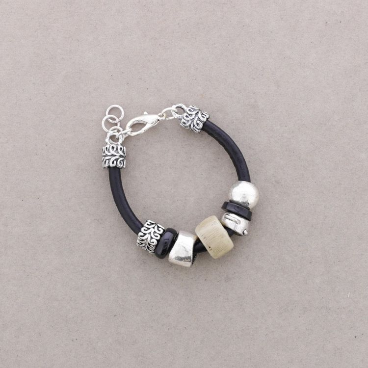 PULSERA CUERO METAL RESINA 2