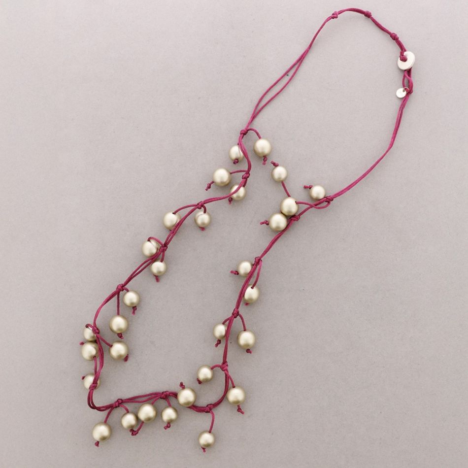 LONG FRINGE NECKLACE WITH BALLS AND METAL FINISH