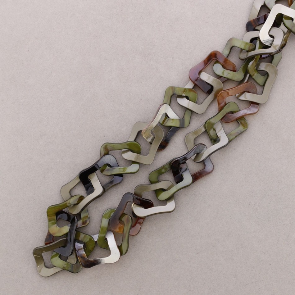 LONG NECKLACE WITH SQUARE RESIN LINK