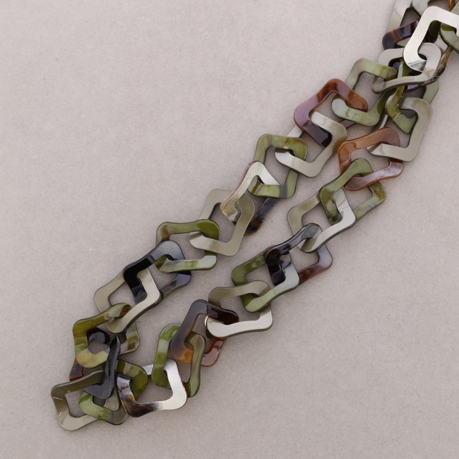 LONG NECKLACE WITH SQUARE RESIN LINK