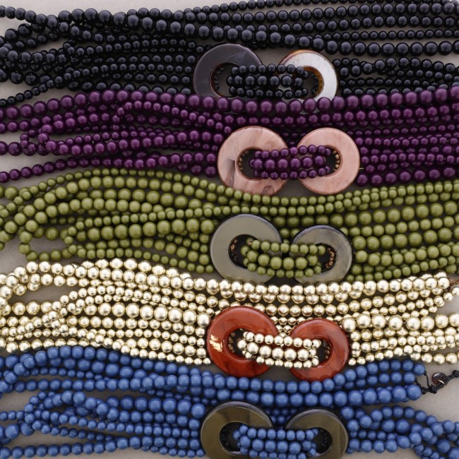 COLLAR LARGO BOLAS ESLABONES RESINA