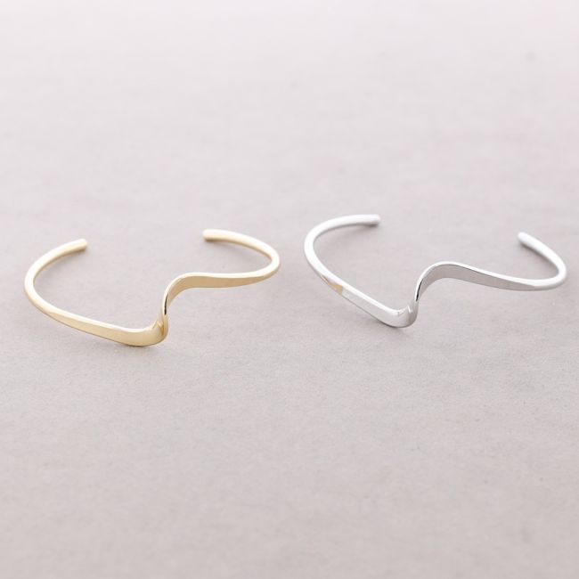MINIMALIST METAL ADJUSTABLE BRACELET