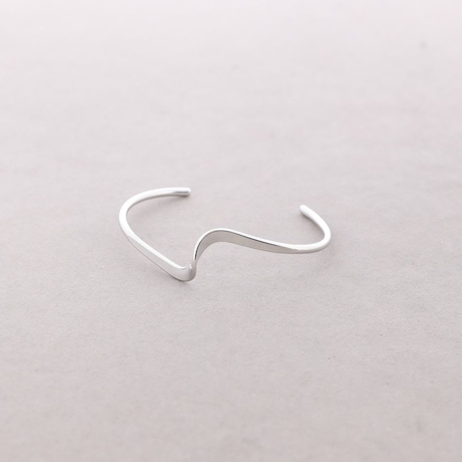 MINIMALIST METAL ADJUSTABLE BRACELET