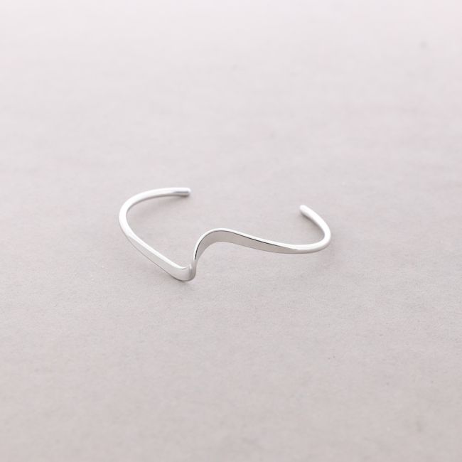 MINIMALIST METAL ADJUSTABLE BRACELET