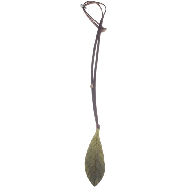 COLLAR LARGO COLGANTE HOJA RESINA MATE