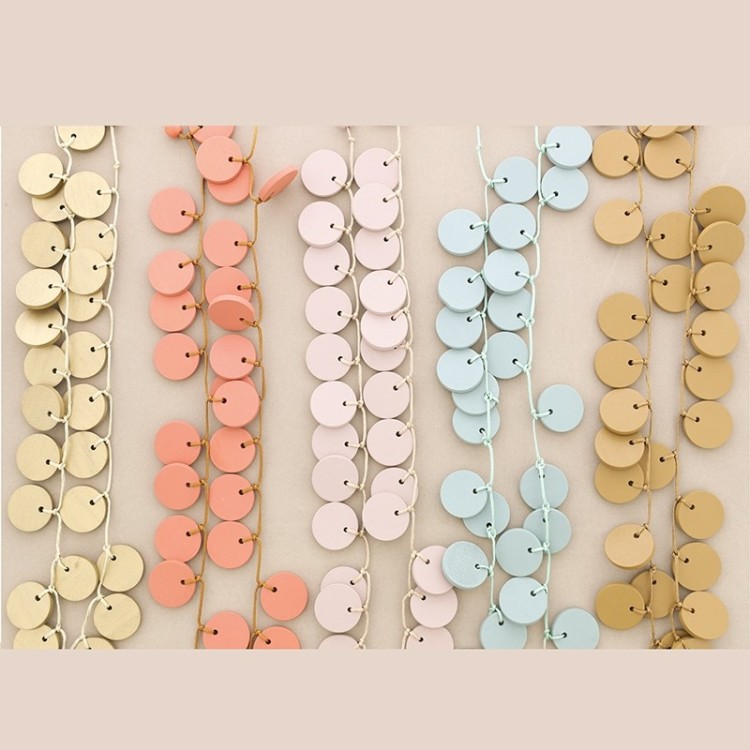 COLLAR LARGO MEDALLAS MADERA 2
