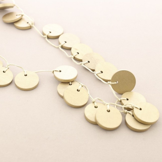 COLLAR LARGO MEDALLAS MADERA