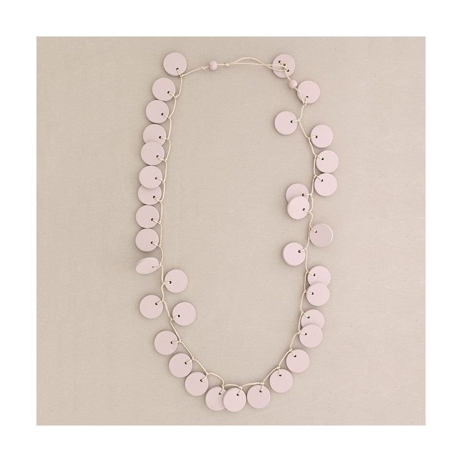 LONG WOODEN MEDALS NECKLACE