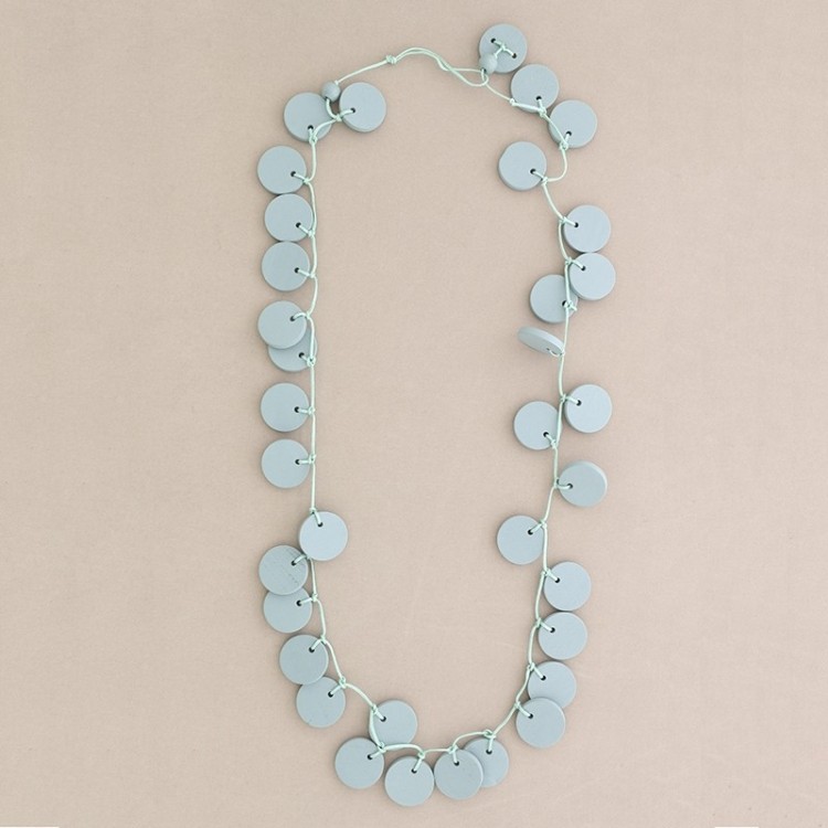 COLLAR LARGO MEDALLAS MADERA