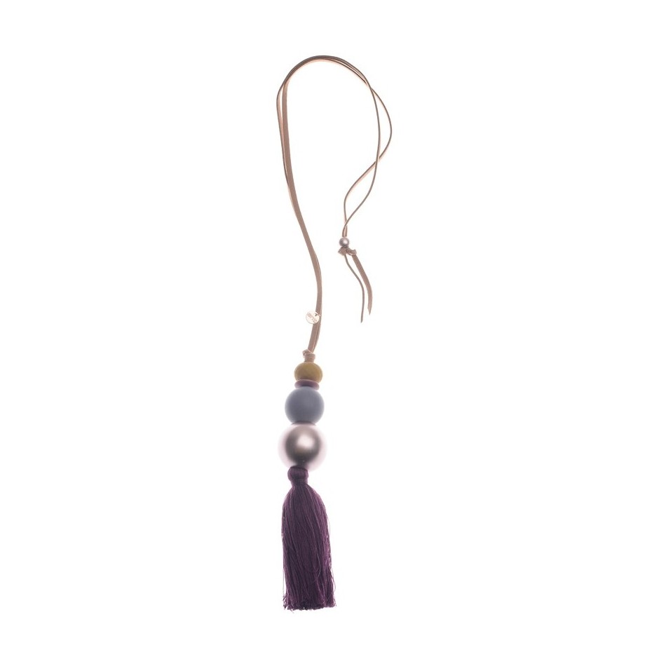 LONG RESIN BEAD PENDANT NECKLACE WITH FRINGE