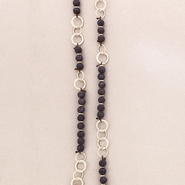 COLLAR LARGO CUENTAS LAVAS ANILLAS METAL