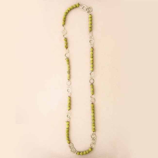 COLLAR LARGO CUENTAS LAVAS ANILLAS METAL