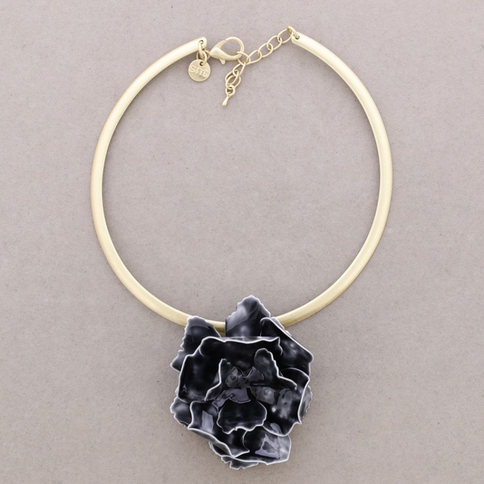 GARGANTILLA COLGANTE FLOR METAL ESMALTE
