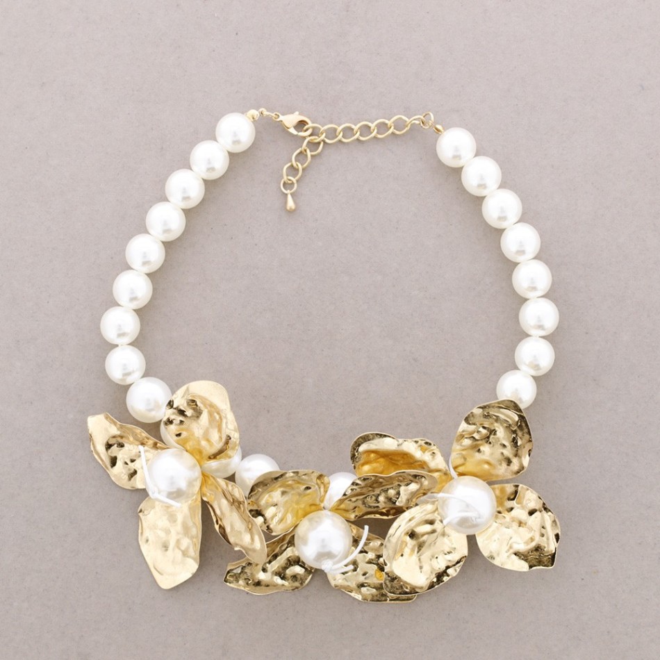 METAL FLOWER CHOKER WITH BALLS