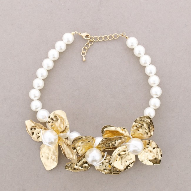 METAL FLOWER CHOKER WITH BALLS