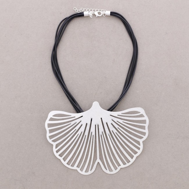 GARGANTILLA COLGANTE GINKGO METAL