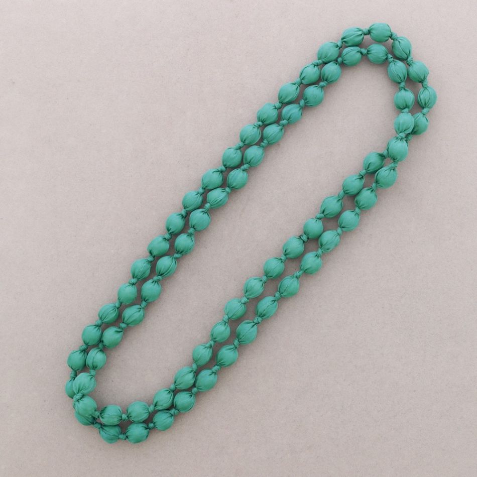 COLLAR LARGO BOLAS FORRADAS TELA 160CM