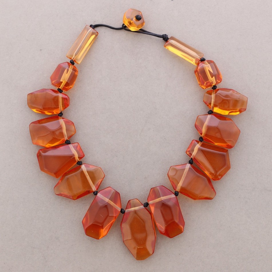 IRREGULAR RESIN BEAD CHOKER