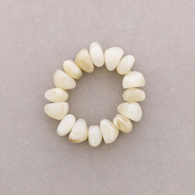 ELASTIC BRACELET WITH IRREGULAR RESIN BEADS