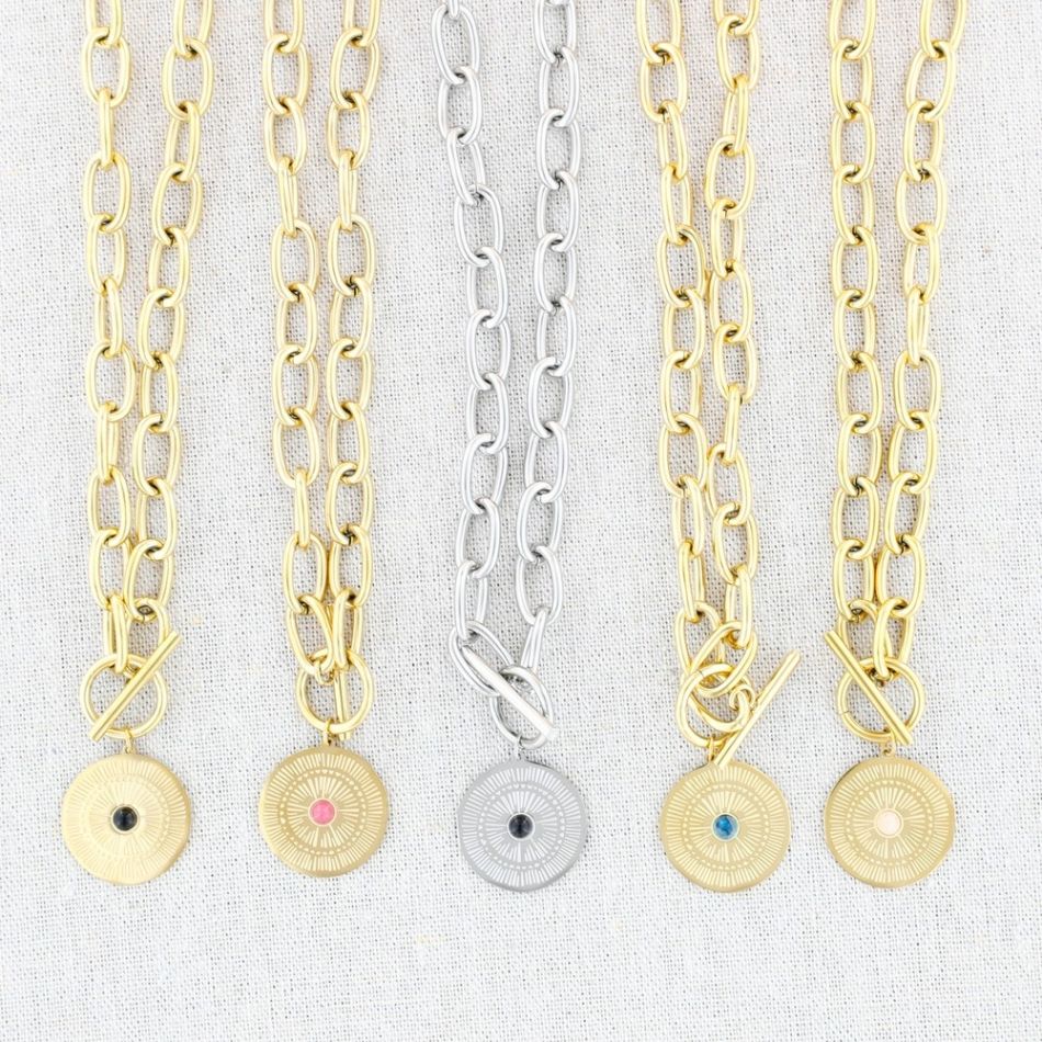 STEEL LINK SHORT NECKLACE WITH MEDAL PENDANT 40 CM