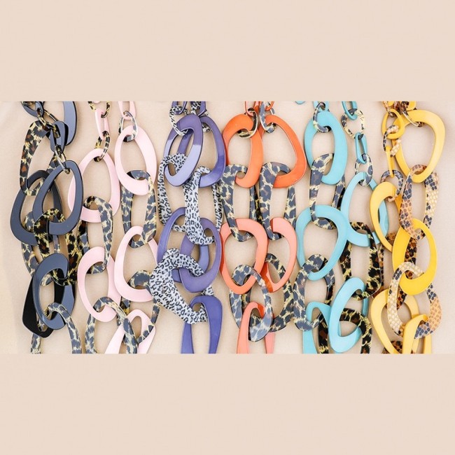 LONG RESIN LINK NECKLACE